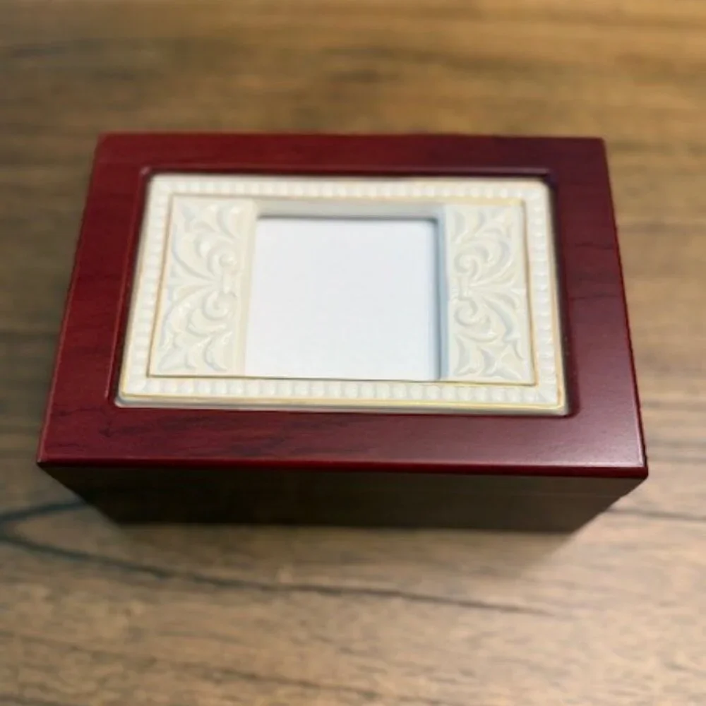 LENOX Cherished Memories Jewelry Box